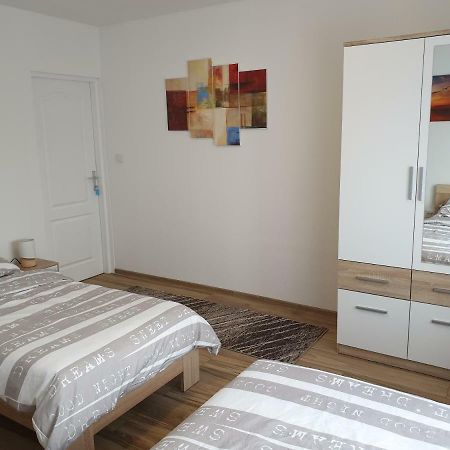 Apartman Majetic Otočac Exteriér fotografie